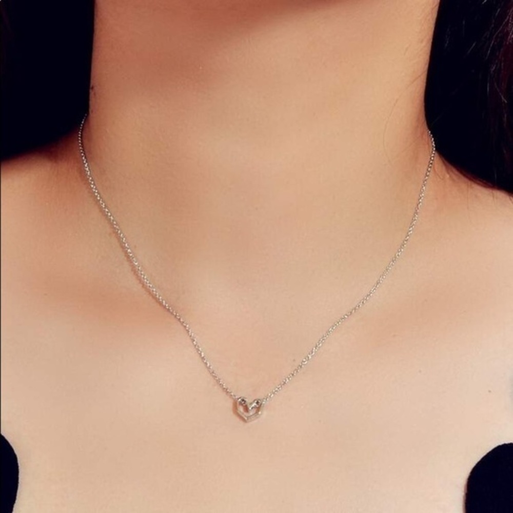 3/$30 🤍 Tiny Heart Necklace
